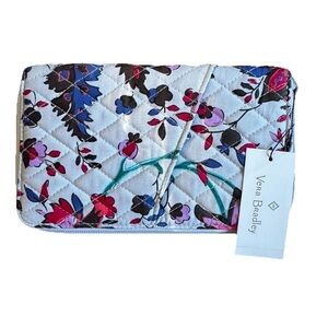 NWT Vera Bradley Family Travel Wallet In Vineyard Floral Pattern RFID PROTECTION